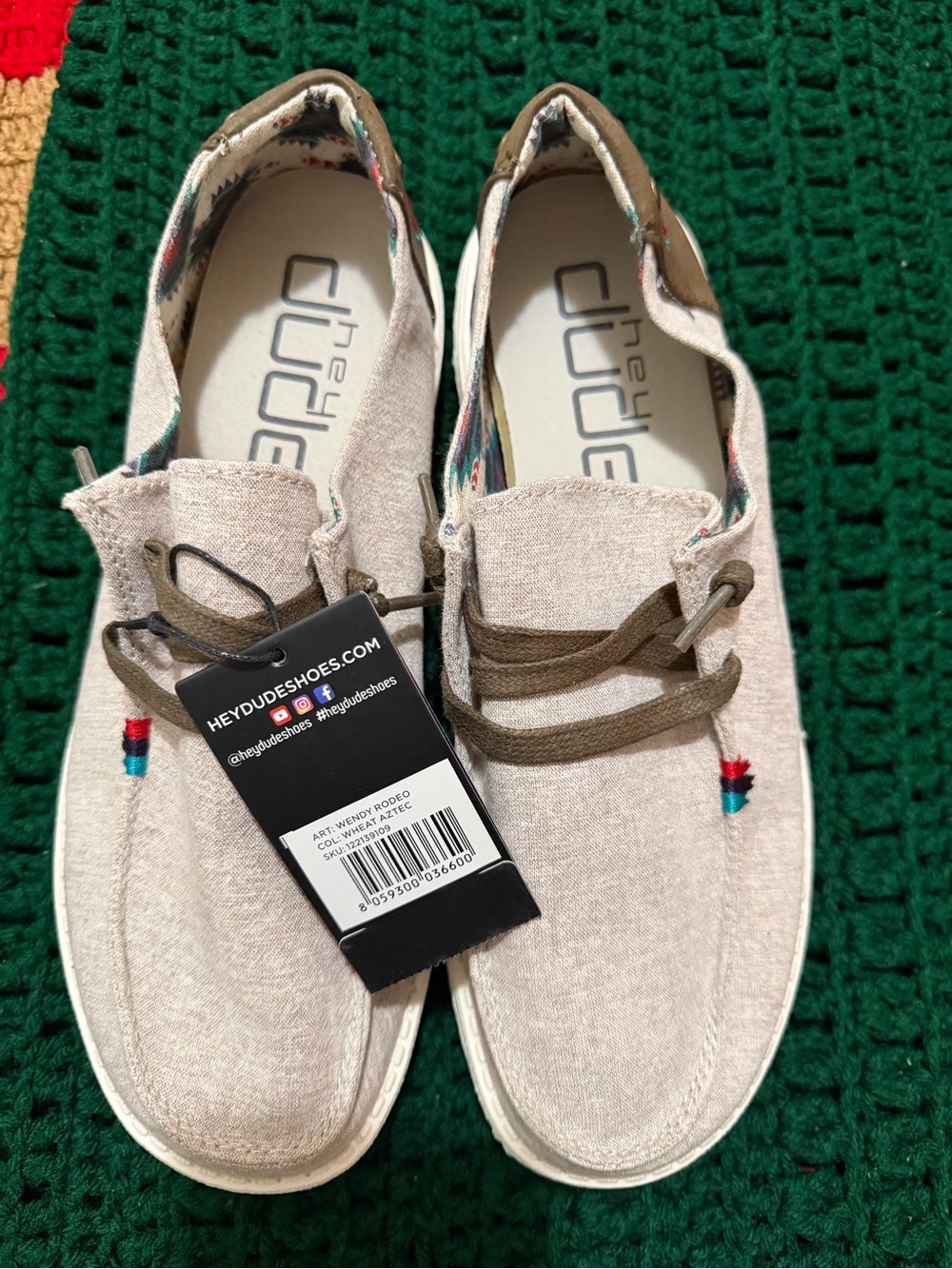 NWT WOMENS HEY DUDE SLIP ON SHOE 
SIZE:10